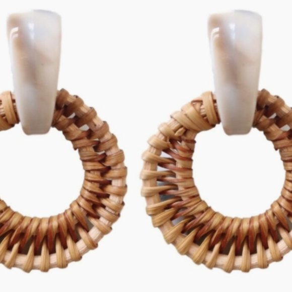 Cream Bali Button Studs - Picture 3 of 3